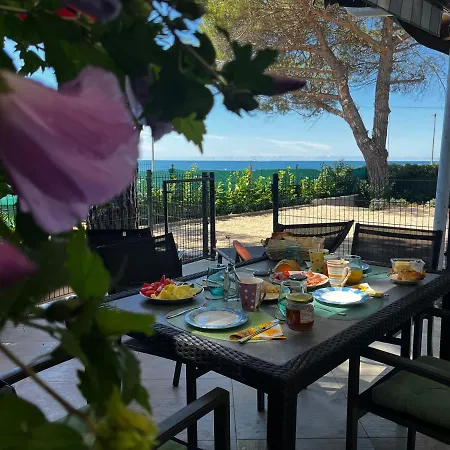 Beachfront Spina *