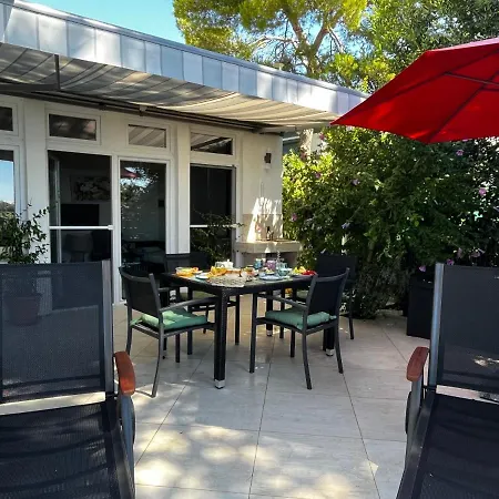 Beachfront Spina Apartment