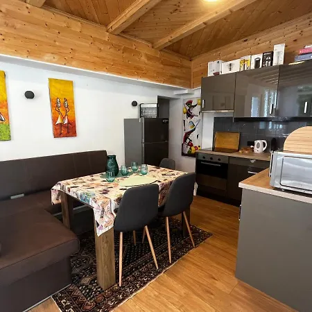 Beachfront Spina Apartment *